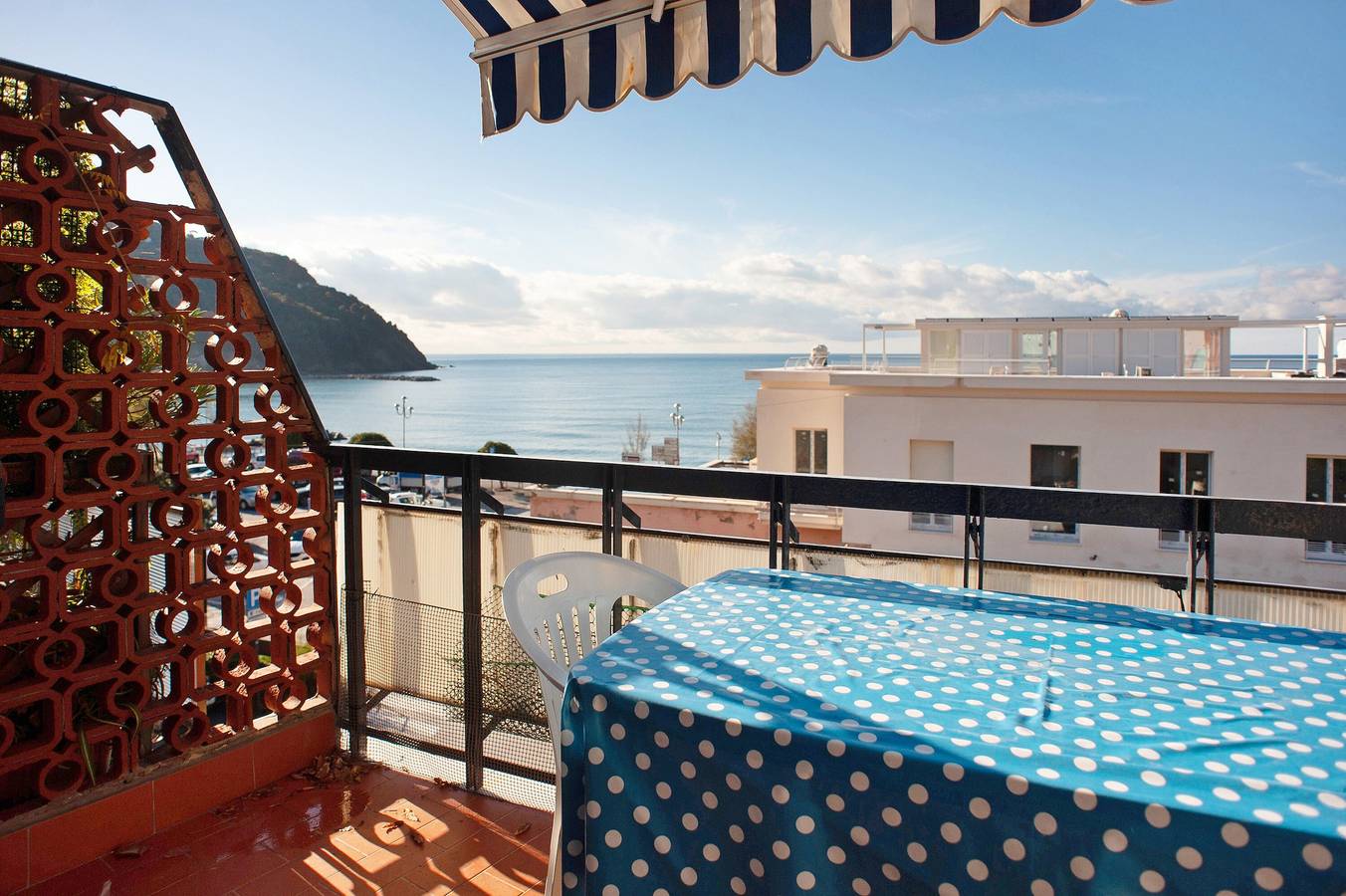Appartamento intero, Appartamento "Casa Bruno e Iris" con vista mare, balcone e Wi-Fi in Levanto, Comune di Levanto