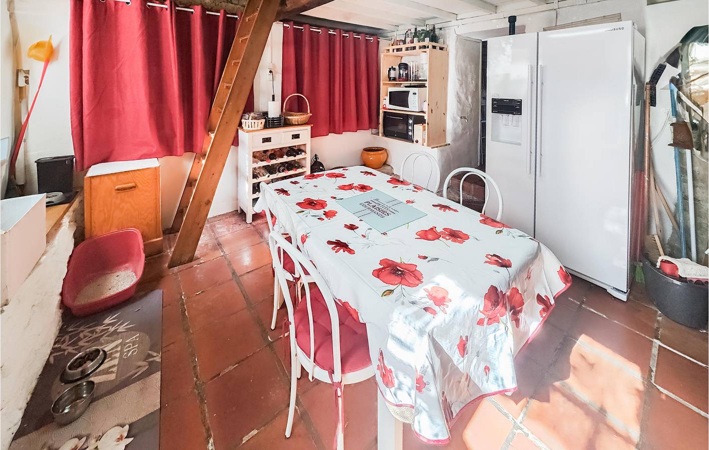 Appartement confortable avec piscine, jardin et Internet, près de Cesseras in Cesseras, Région de Béziers