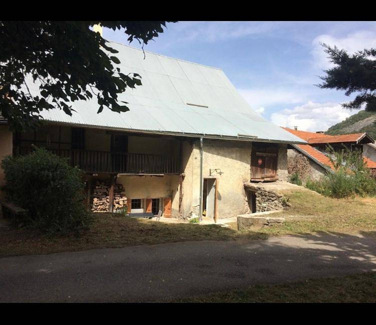 Three-Bedroom House in La Bréole, Région de Barcelonnette