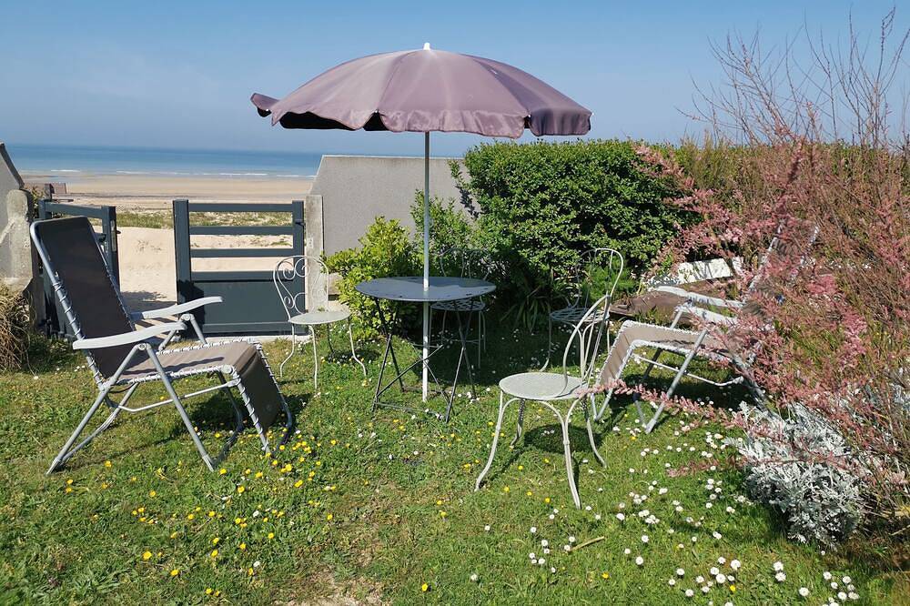 Appartement entier, Front de mer superbe appartement 3ch, jardin privatif ; accès direct à la plage in Hermanville-sur-Mer, Région de Caen