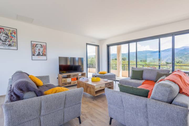 Location de vacances pour 8 personnes, avec piscine ainsi que jardin et terrasse à Palasca - 3