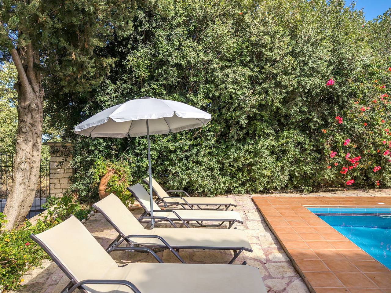 Phaedra Villa in Prines, Nikiforos Fokas