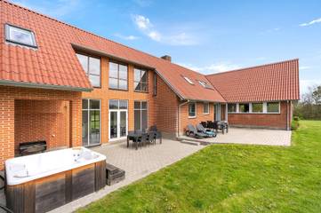 Bauernhof für 25 Personen, mit Seeblick und Terrasse, mit Haustier in Dänemark