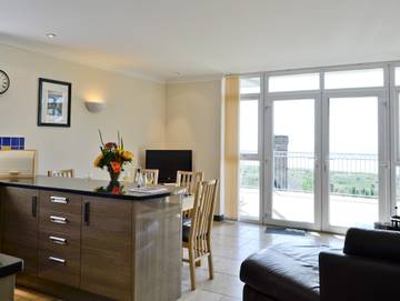 Holiday Home for 4 People in Carmarthenshire, South-Wales, Photo 3