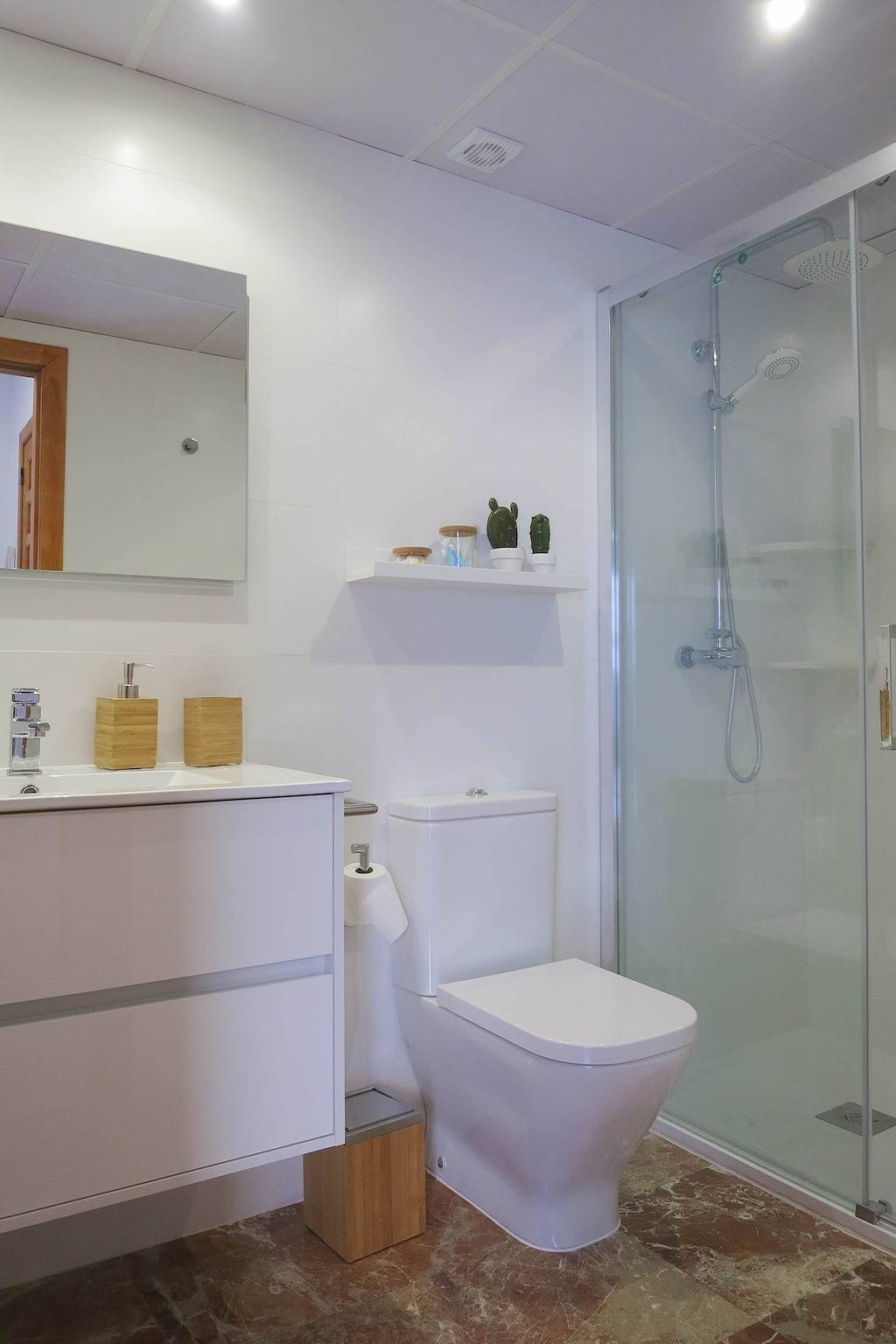 Entire apartment, Apartamento 1 Dormitorio with Wi-Fi, A/C & Terrace in Distrito Centro (Córdoba), Cordoba