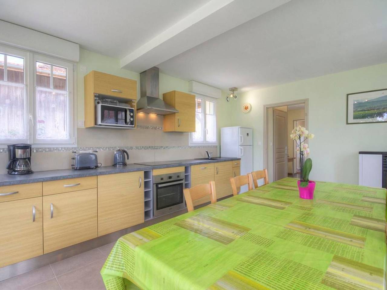 Renovated house with garden near the Saône in Labruyère, Beaune region