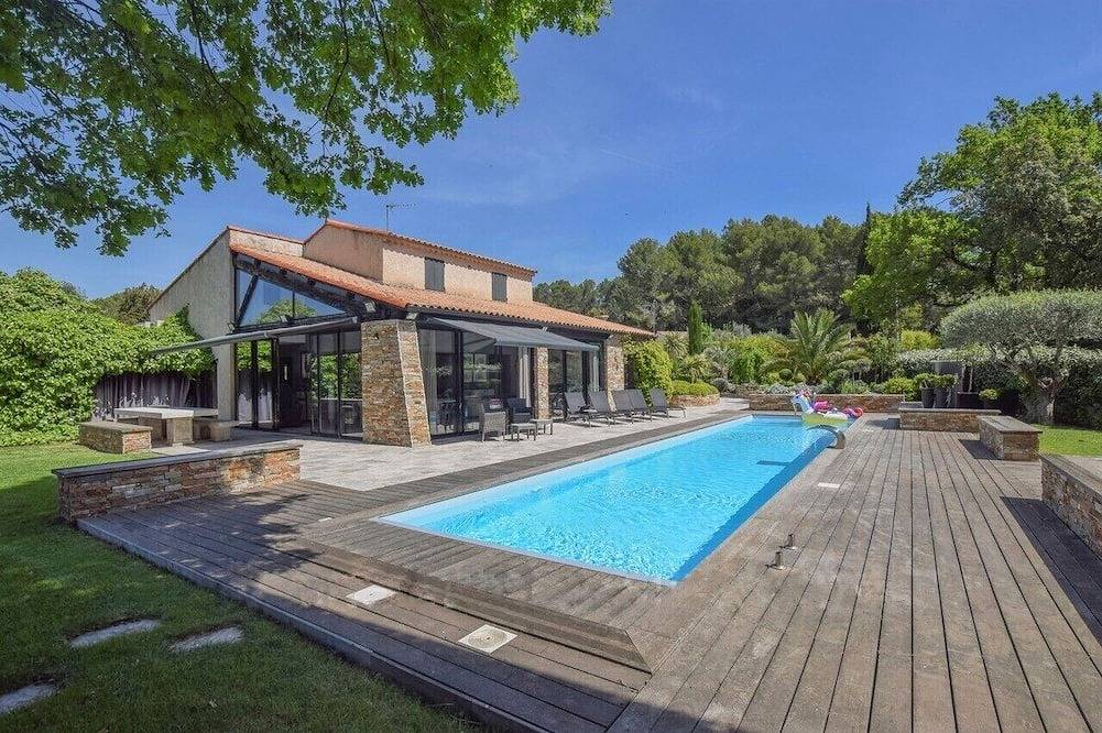 Maison De Vacances pour 8 Personnes dans Trans-en-Provence, Région de Draguignan