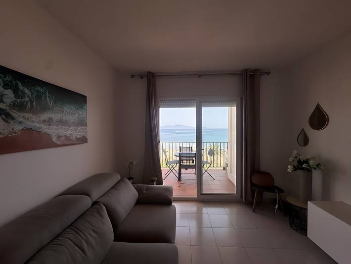 Entire apartment, Apartment 'Riells Platja II Sea View' with Sea Views, Wi-Fi & Air Conditioning in l'Escala, Upper Empordà