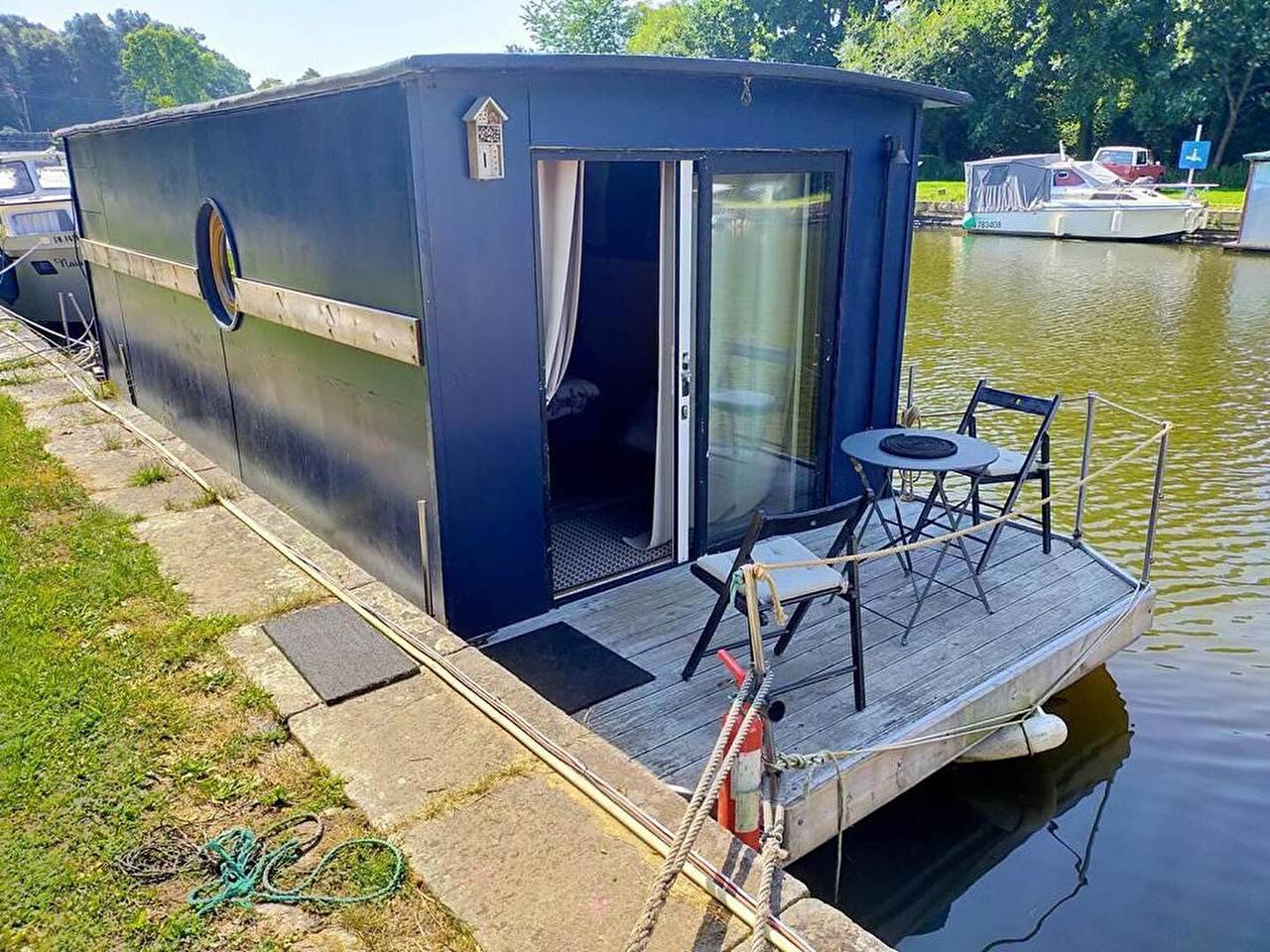 Ille Flottante - House Boat Musicarium in Hédé-Bazouges, Région de Rennes