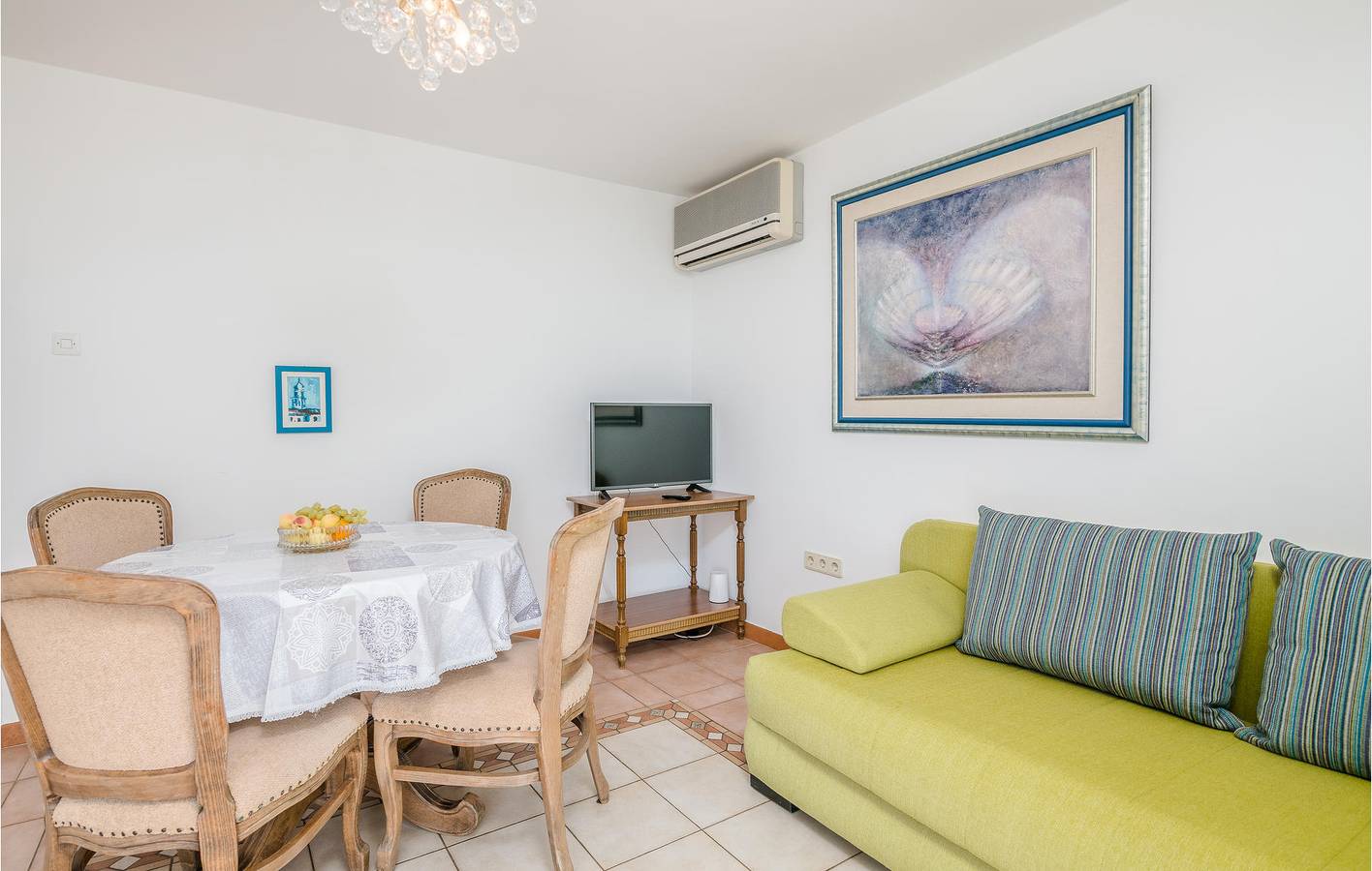 Ganze Ferienwohnung, Ferienwohnung für 4 Personen mit Terrasse in Baska, Krk