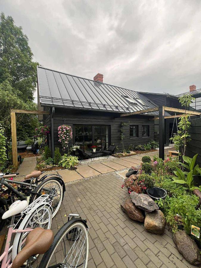 Location de vacances pour 14 personnes, avec sauna ainsi que jardin et jacuzzi à Pärnu