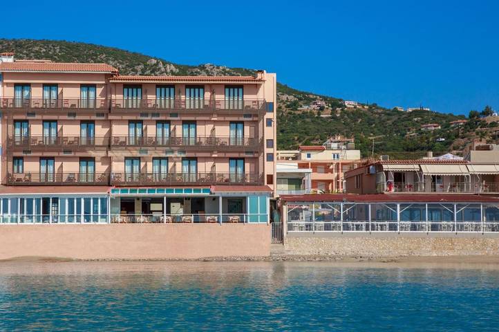 Hôtel pour 2 personnes, avec Balcon et Terrasse ainsi que Piscine et Vue