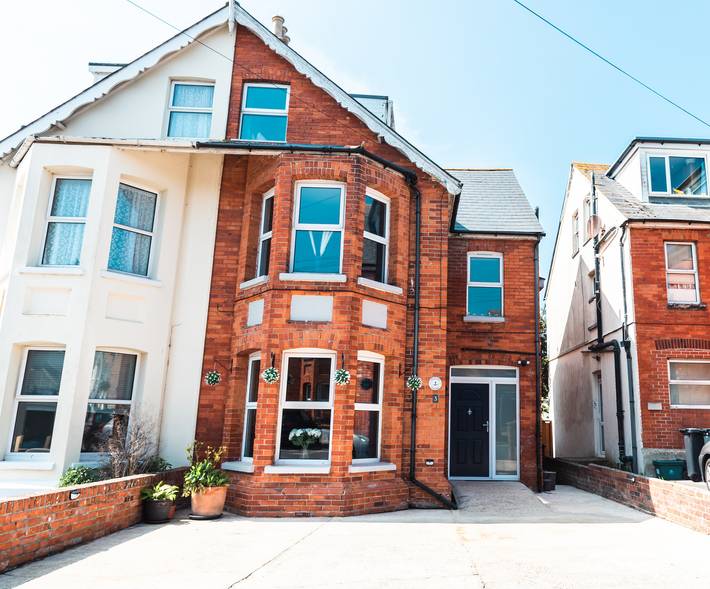 Cottage for 15 people, with garden and hot tub in Dorset