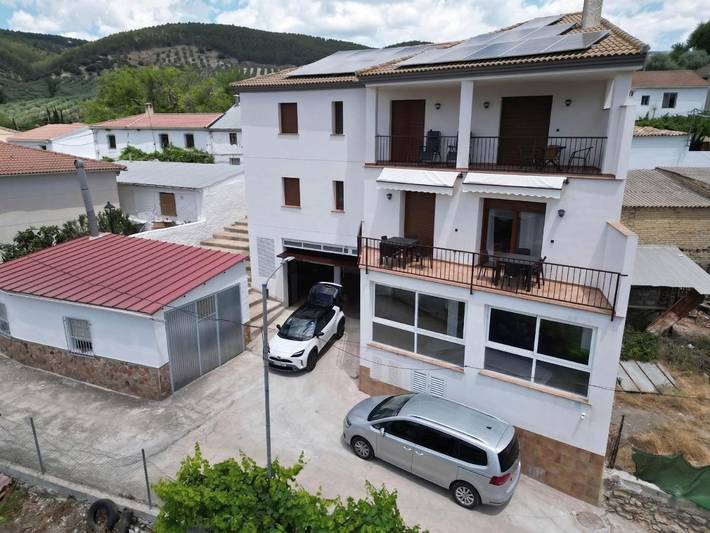 Casa rural para 14 personas, con Balcón y Terraza además de Piscina y Vistas en Colomera - 2