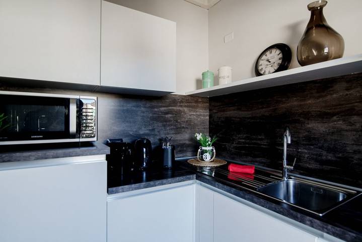 Gîte pour 4 personnes, avec balcon/terrasse ainsi que jacuzzi et balcon, animaux acceptés à Côme - 3