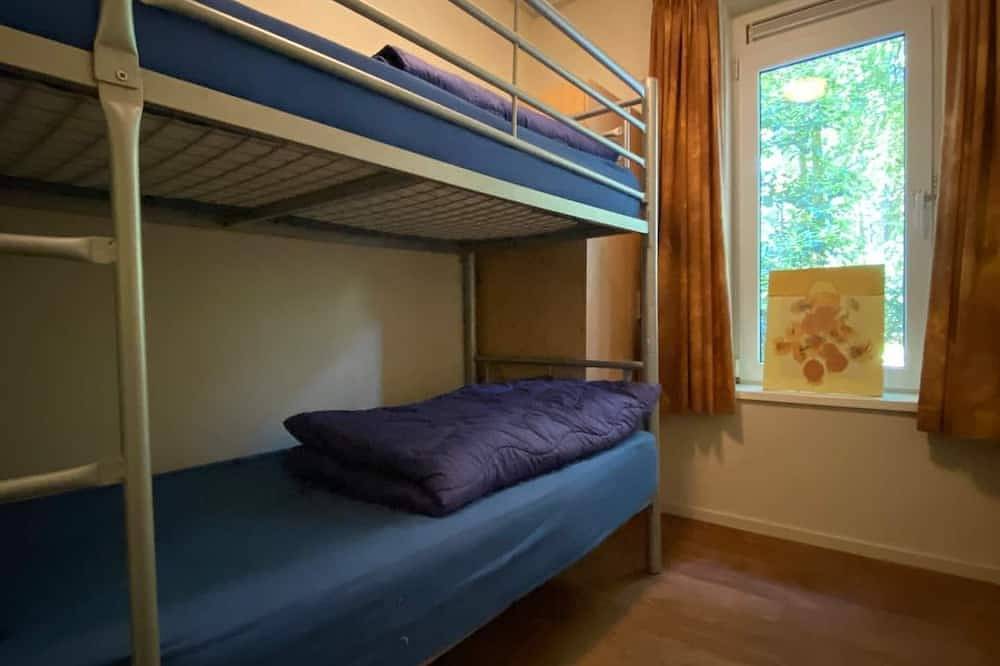 Lovely Bungalow (C13) on a small wooded park in Veluwe