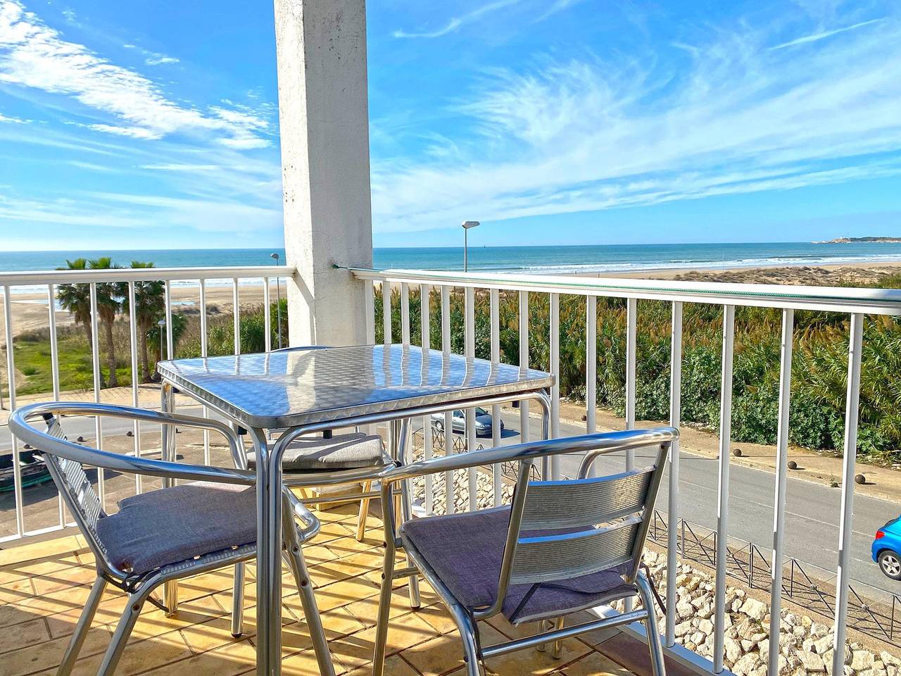 Ganze Ferienwohnung, Direkt am Paseo de Atlántico von Conil gelegen, mit 180º Meerblick in Conil de la Frontera, Costa de la Luz