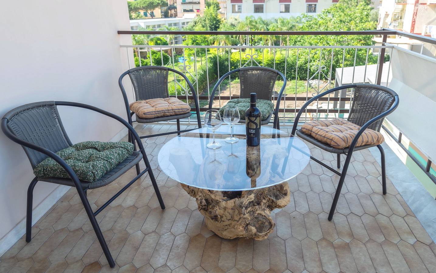 Habitación 'Camera Superior Con Balcone' con vistas a la montaña, Wi-Fi y aire acondicionado. in Ercolano, Parque nacional del Vesubio