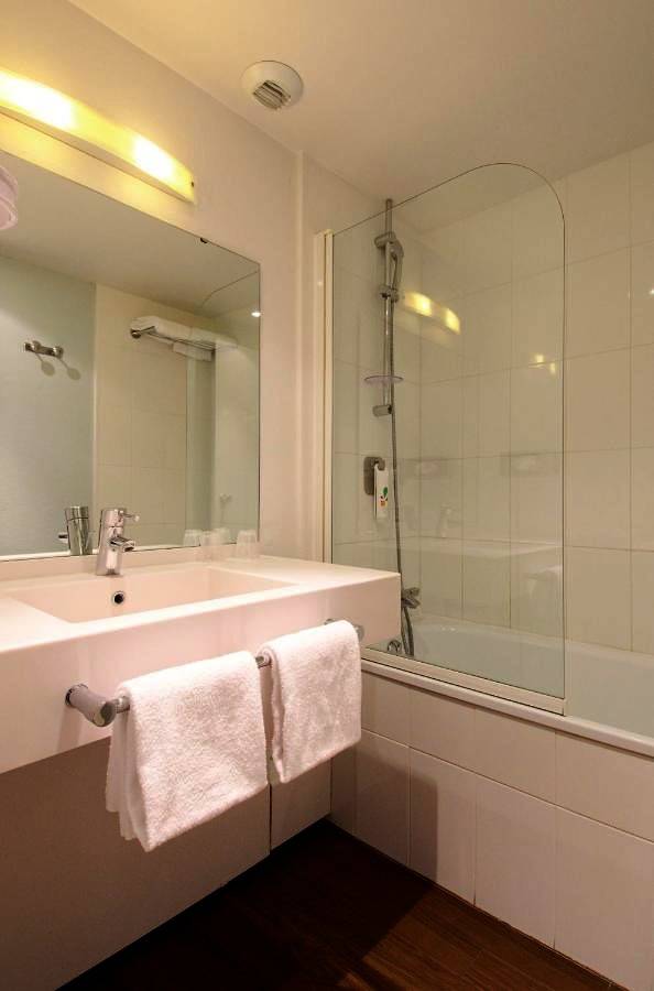 Hôtel pour 4 personnes avec jardin in Champniers, Charente