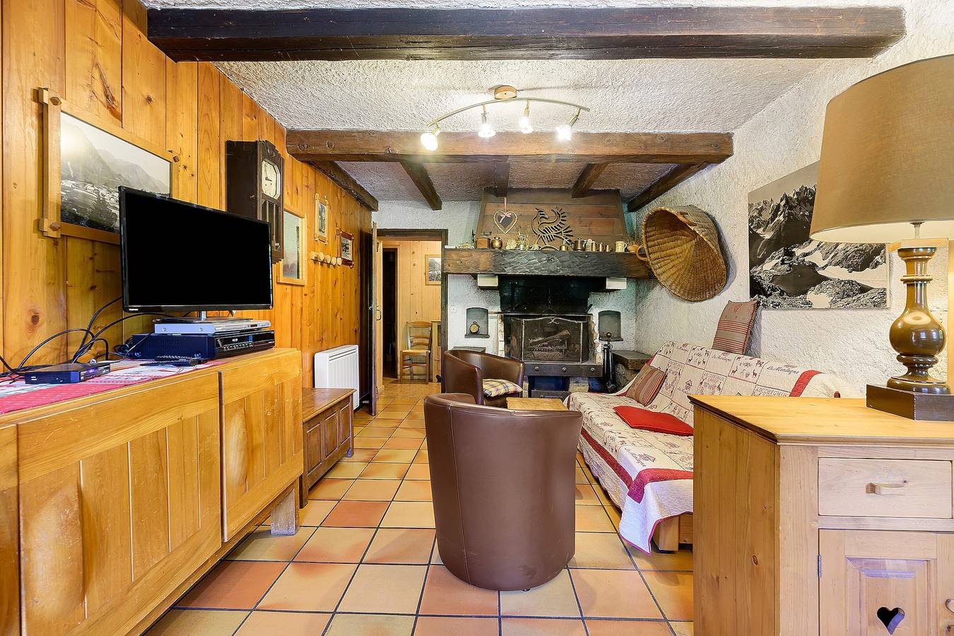 Chalet 'Le Planay' with Mountain View, Private Terrace and Wi-Fi in Notre-Dame-de-Bellecombe, Albertville region