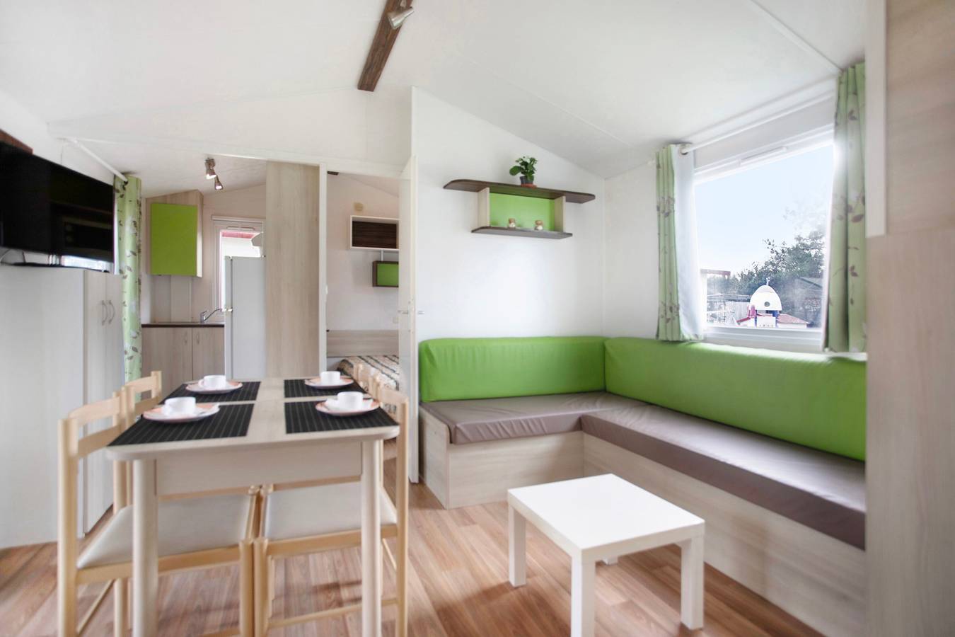 Chalé 'Bungalow T3 I - 15 Min From Nazaré' com Piscina Partilhada, Terraço Privado e Ar Condicionado in Leiria distrito