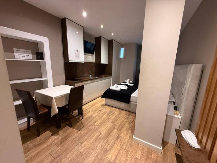 Chambre d’hôte pour 2 personnes, avec vue et balcon à Tirana - 3