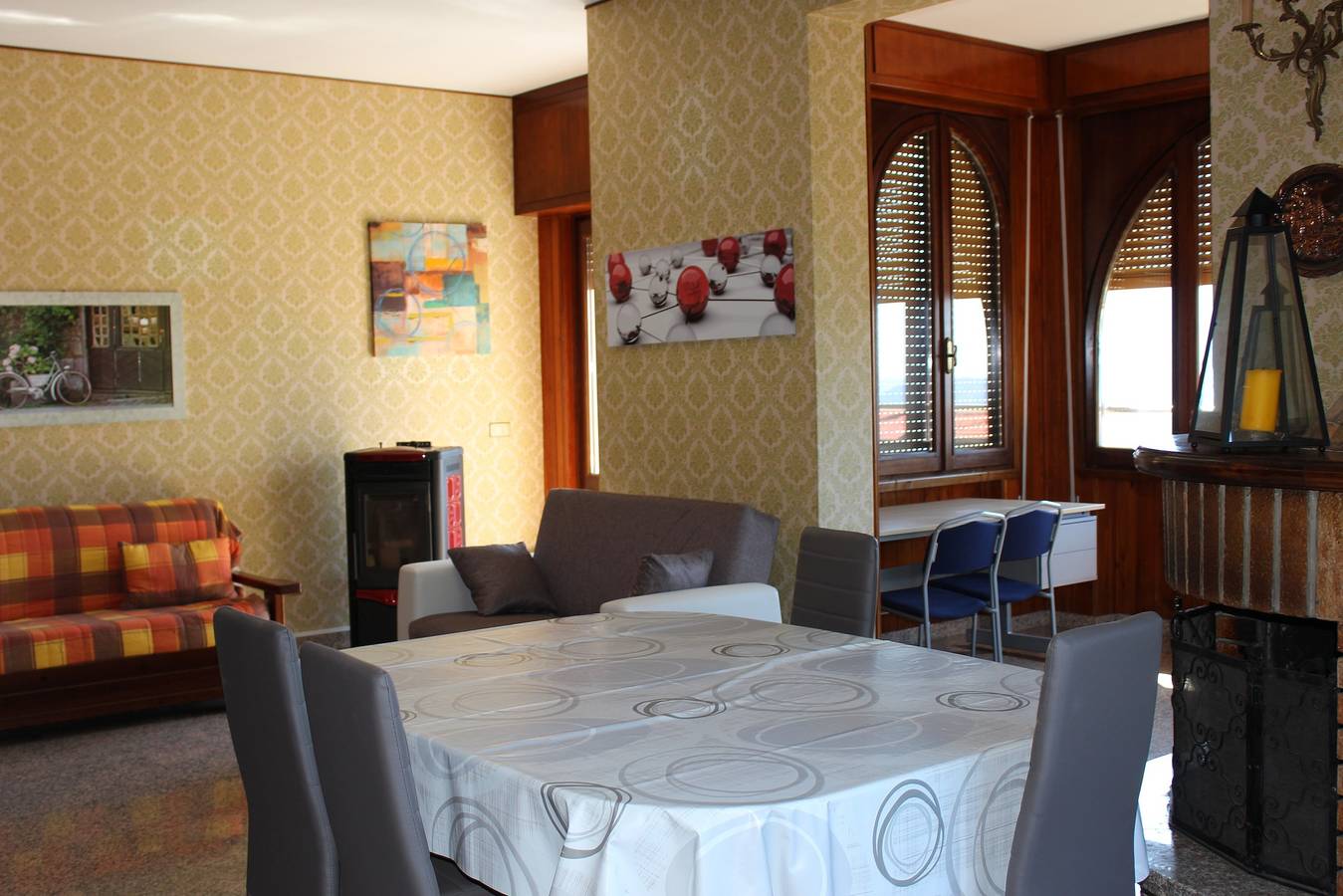 Gemütliche 90 m² Wohnung in Tignale mit Pool, Garten, Terrasse, Parkplatz und Wlan in Tignale, Gardasee-Berge