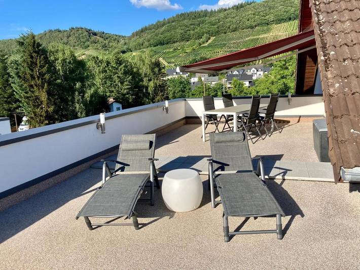 Ferienwohnung für 5 Personen, mit Balkon und Terrasse sowie Ausblick in Lieser