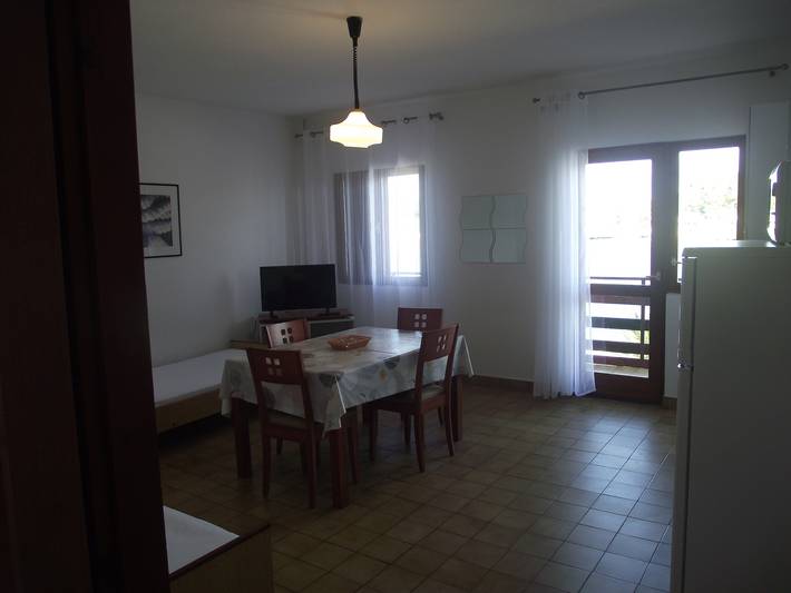 Ganze Wohnung, 1-Zimmer-Ferienwohnung mit Balkon und Meerblick Kukljica, Ugljan A-8260-b in Kukljica, Insel Ugljan