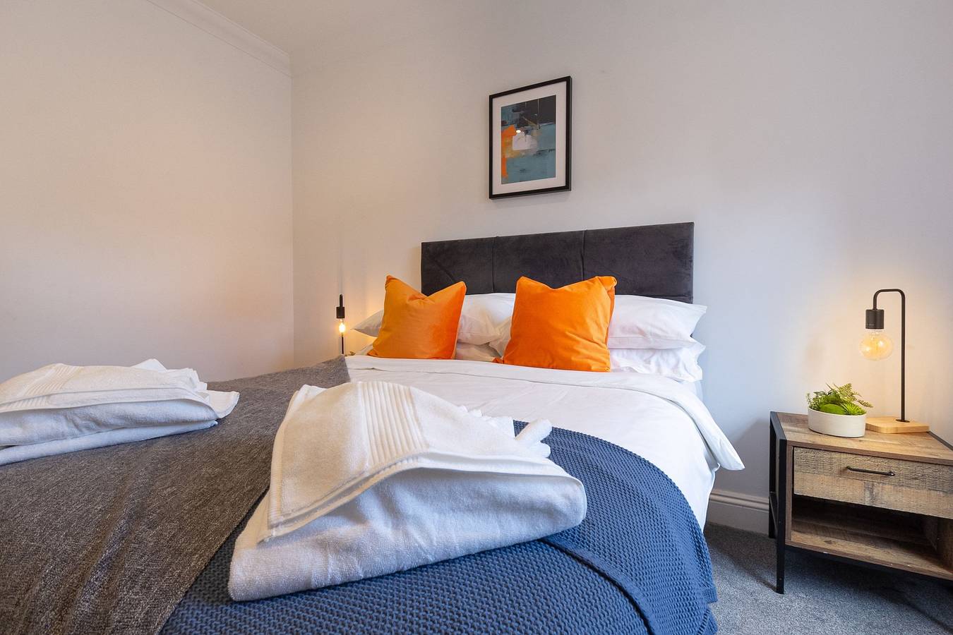 Entire holiday apartment, Brighton/2Bedroomflat/Modern/Tv/Wifi in Brighton, Sussex