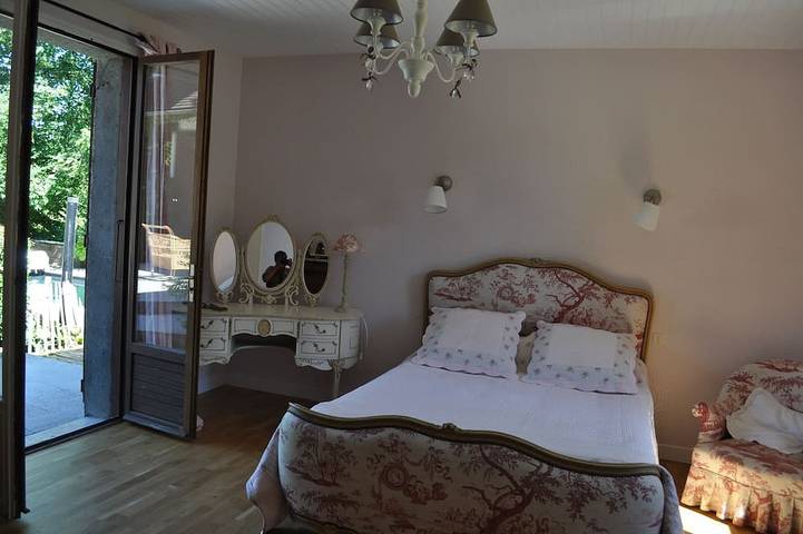 Location de vacances pour 14 personnes, avec jardin et terrasse à Jumilhac-le-Grand - 3