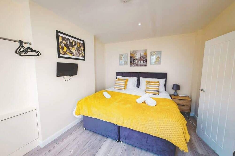 Perfect for contractors, 4-bedrooms, sleeps 7! in Crewe, Cheshire East