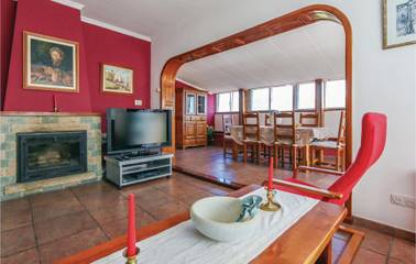 Beach House for 8 People in Sant Cebrià de Vallalta, Maresme, Photo 1