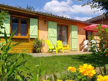 Gîte pour 4 personnes, avec terrasse ainsi que jardin et piscine à Seix