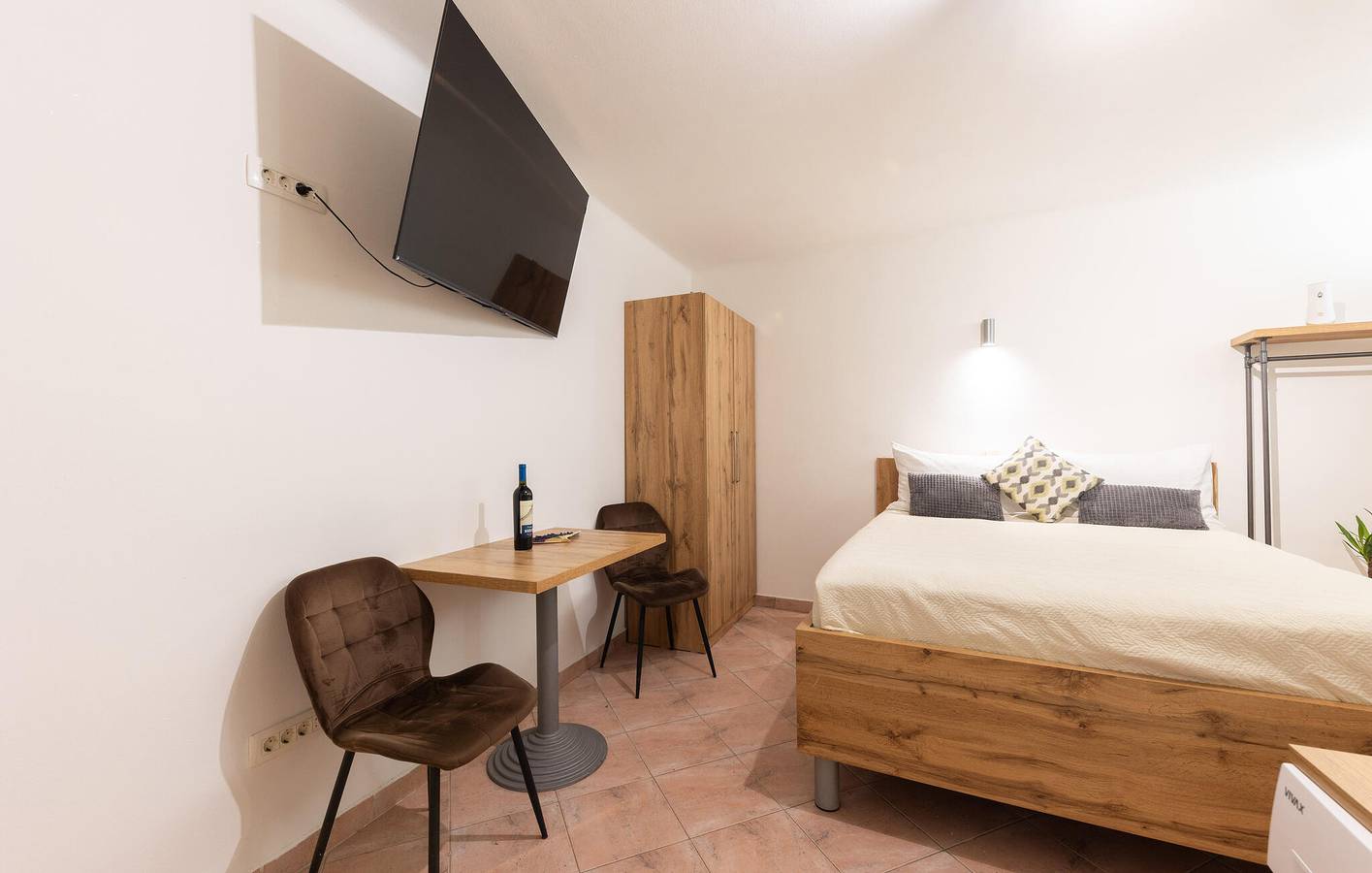 Appartamento intero, Appartamento con vista panoramica a 2 km dalla spiaggia | Wi-Fi, aria condizionata e cucina inclusi in Spalato, Regione spalatino-dalmata