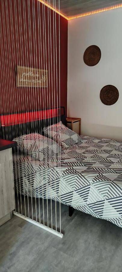 Gîte pour 2 personnes, avec Balcon ainsi que Jacuzzi et Terrasse à Uzer - 3