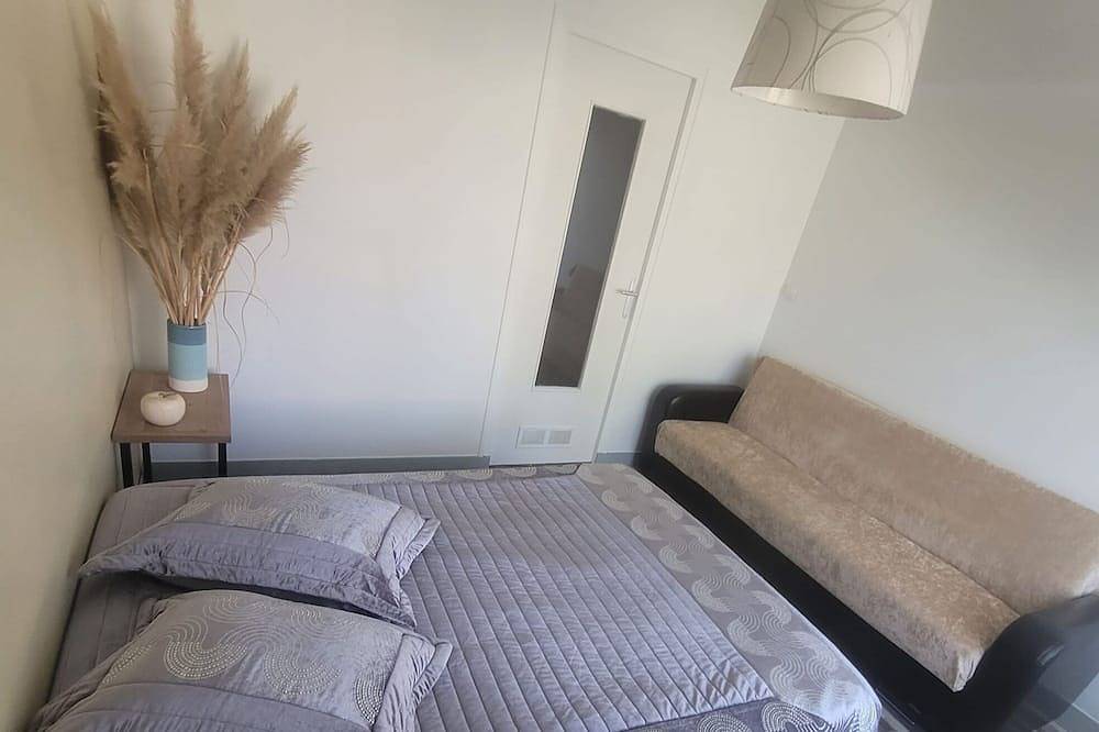 Appartement entier, Appartement au Rez de chaussée d’une maison familiale dans un quartier calme in Vierzon, Région de Vierzon
