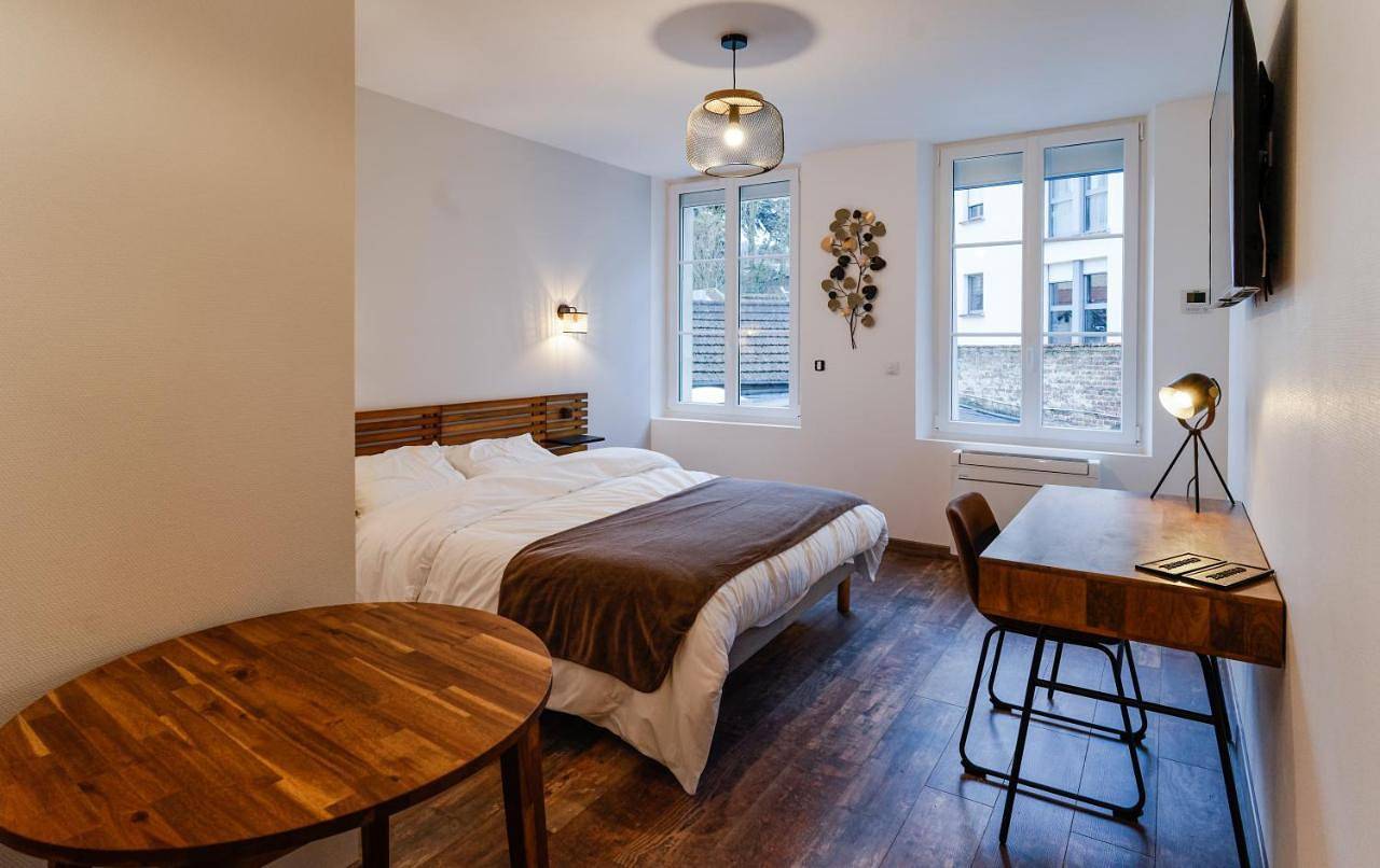 One-Bedroom Apartment in Chartres, Région de Chartres