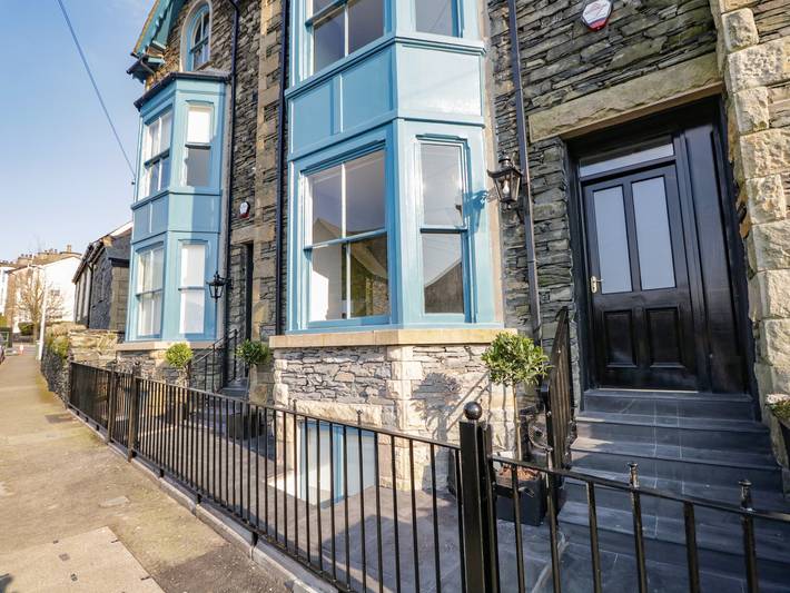 Holiday rental for 10 people, with garden in Windermere