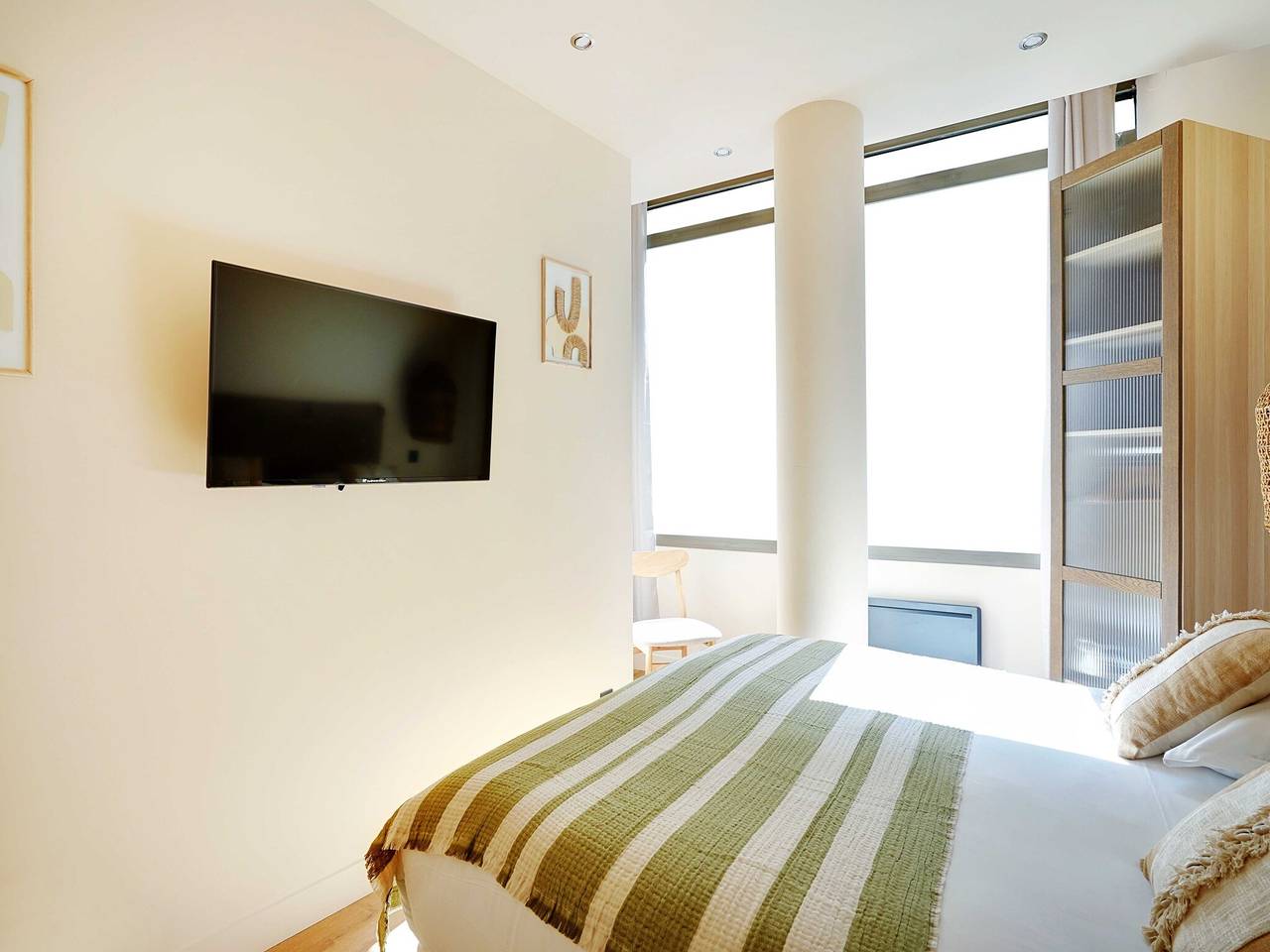 Entire apartment, Modern Apartment - 2Bd/8P - Place D'Italie in 13th Arrondissement, Paris