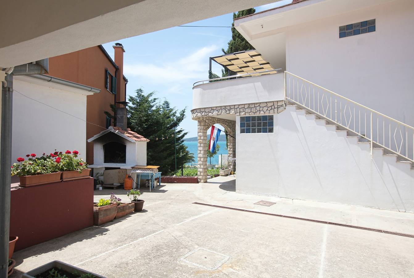 Ganze Wohnung, 2-Zimmer-Ferienwohnung am Strand Brodarica (Sibenik) A-4833-b in Brodarica, Šibenik-Knin