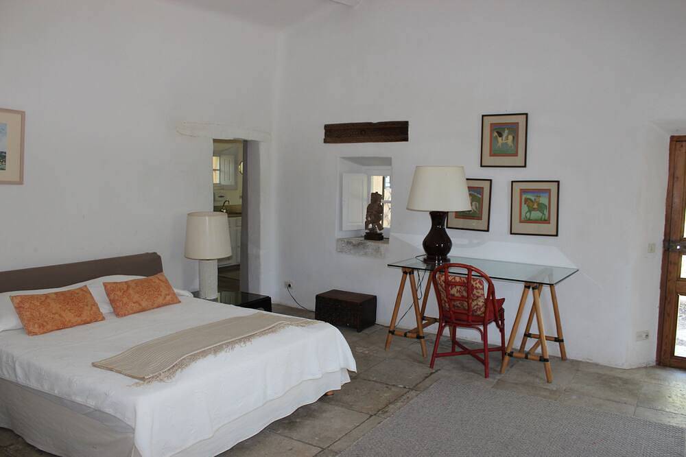 Mas de charme  'La Boussone' au coeur de la Provence , piscine privée et tennis. in Varages, Région de Brignoles