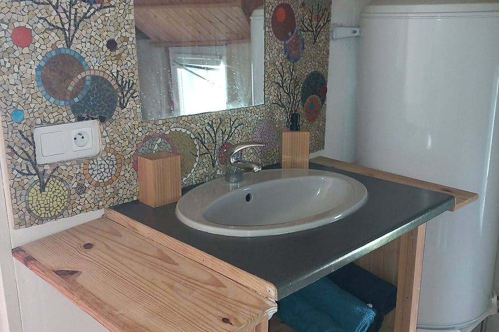 Maison de Campagne Paisible Avec Piscine à Proximité de Rennes in Chevaigné, Región de Rennes