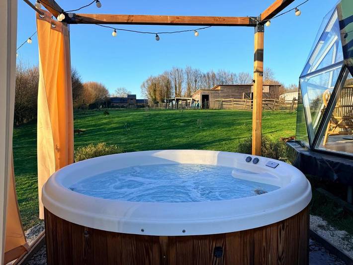 Tente pour 2 personnes, avec jacuzzi ainsi que terrasse et jardin dans Département Nord - 4