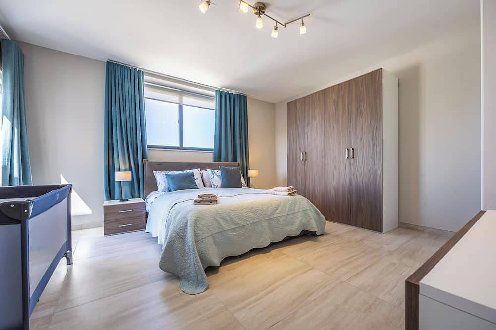 Ganze Wohnung, Dream Vacation with Private Pool Bbq and breathtaking sunrise and sunset views in il-Mellieha, Mellieha