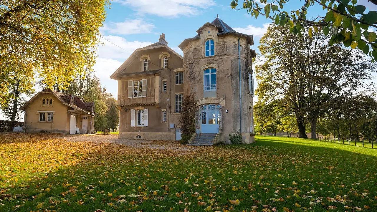 Villa voor 21 personen met tuin in Pouru-Saint-Remy, Ardennen