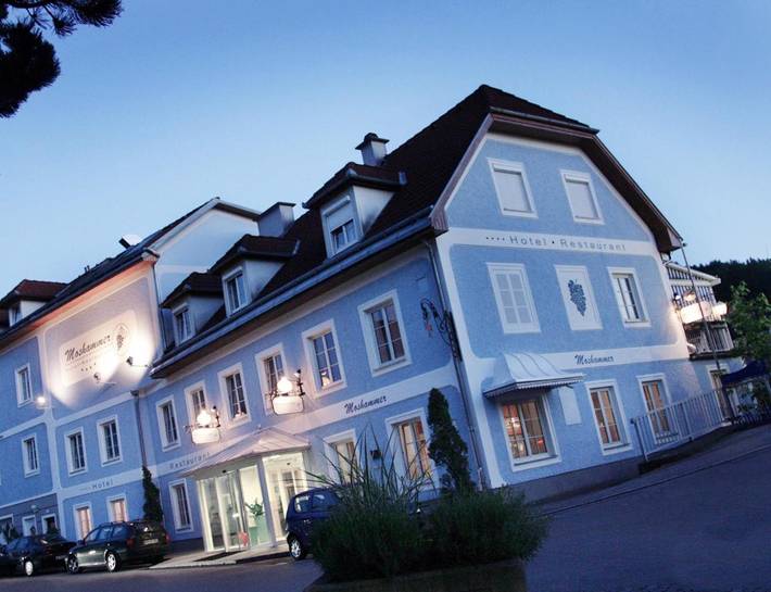 Hotel für 4 Personen, mit Ausblick und Sauna sowie Terrasse