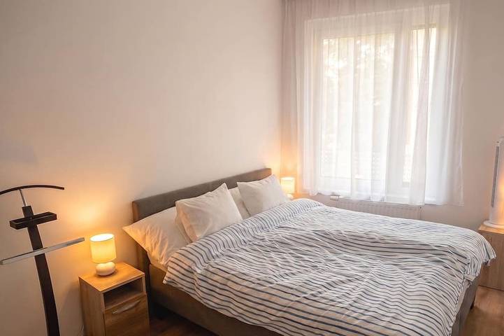 Ganze Wohnung, Luxury 2-bedroom 2-bathroom condo 70 sqm with parking in Budapest, Danube-Ipoly National Park