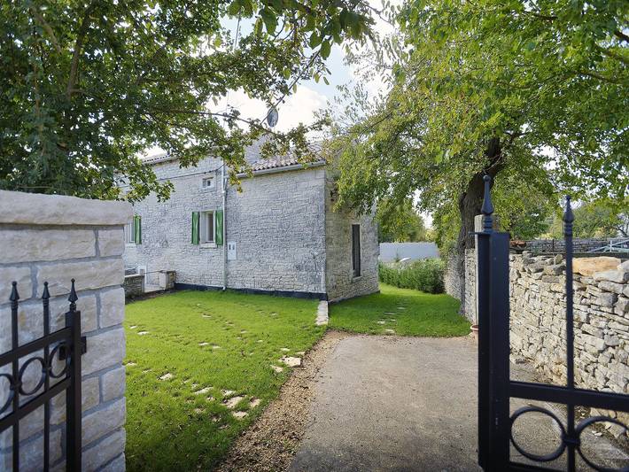 Location de vacances pour 8 personnes, avec jardin et piscine à Svetvinčenat - 4
