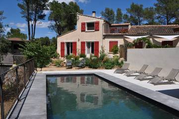 Cottage pour 2 personnes, avec piscine et jardin à Aniane
